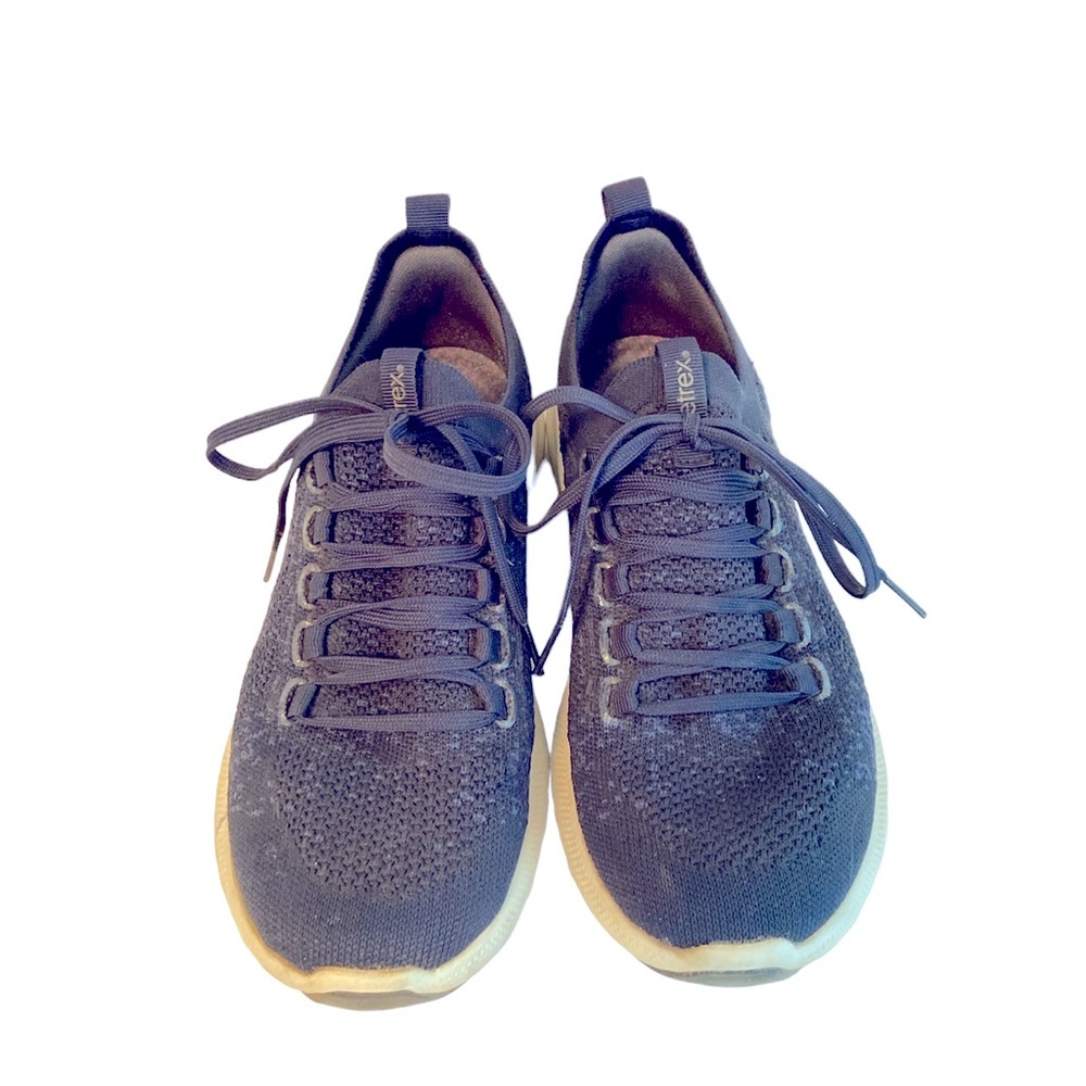 Navy blue Aetrex tennis shoes size 8.5 Womens
